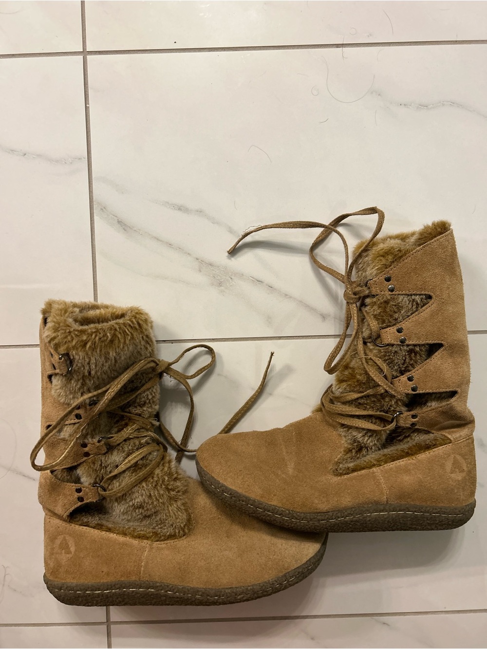 Vintage Airwalk Y2K Tan Suede Faux Fur
Lace Up Boots Size 9